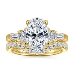 Outlet Gabriel & Co. Arianna - 14K Yellow Gold Oval Five Stone Diamond Engagement Ring