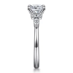 Outlet Gabriel & Co. Avah - 18K White Gold Cushion Cut Diamond Cluster Engagement Ring