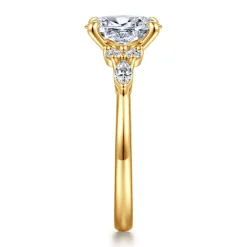 Clearance Gabriel & Co. Avah - 18K Yellow Gold Oval Diamond Cluster Engagement Ring