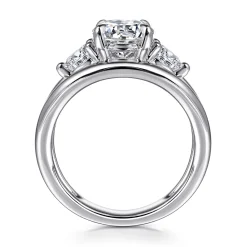 Outlet Gabriel & Co. Danni - 14K White Gold Round Three Stone Diamond Engagement Ring