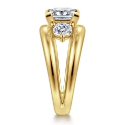Outlet Gabriel & Co. Danni - 14K Yellow Gold Princess Cut Three Stone Diamond Engagement Ring