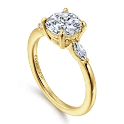 Outlet Gabriel & Co. Dela - 14K Yellow Gold Round Three Stone Diamond Engagement Ring