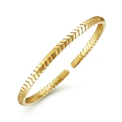 New Gabriel & Co. Demure - 14K Yellow Gold Chevron Split Bangle