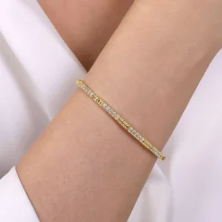 New Gabriel & Co. Demure - 14K Yellow Gold Diamond Bangle