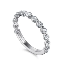 Best Gabriel & Co. Devinne - Platinum Single Prong Diamond Anniversary Band - 0.8 ct