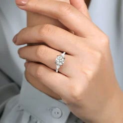 Outlet Gabriel & Co. Holloway - 18K White Gold Round 3 Stone Diamond Engagement Ring