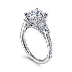 Outlet Gabriel & Co. Holloway - 18K White Gold Round 3 Stone Diamond Engagement Ring