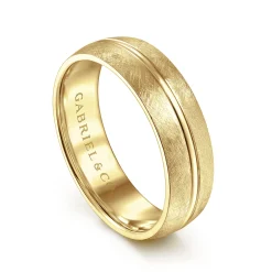 New Gabriel & Co. Kayden - 14K Yellow Gold 6mm - Brushed Diamond Cut Men's Wedding Band