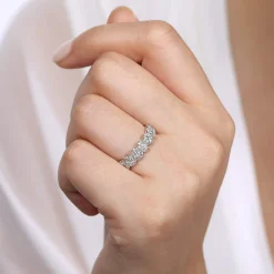 Outlet Gabriel & Co. Kios - 14K White Gold Round Diamond Halo Anniversary Band - 0.95 ct