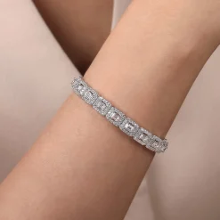New Gabriel & Co. 18K White Gold Diamond Bangle