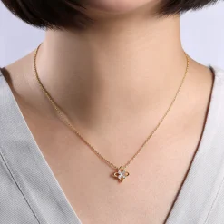 Best Gabriel & Co. 14K Yellow Gold Twisted Rope Clover Pendant Necklace with Diamond Petals