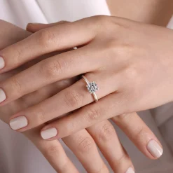 Online Gabriel & Co. Lark - Platinum Round Solitaire Engagement Ring