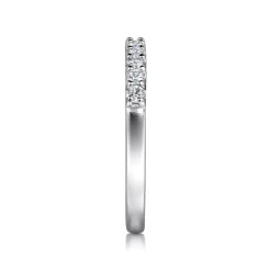 Outlet Gabriel & Co. Manila - 14K White Gold 11 Stone Shared Prong Set Diamond Wedding Band - 0.25 ct