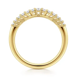 Outlet Gabriel & Co. Ostrava - Curved 14K Yellow Gold Shared Prong Diamond Wedding Band - 0.25 ct