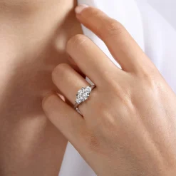 Online Gabriel & Co. Sanaa - Platinum Round 3 Stone Diamond Engagement Ring