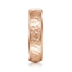 Outlet Gabriel & Co. Simon - 14K Rose Gold 6mm - Men's Wedding Band in Hammered Finish