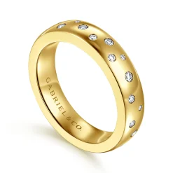 Clearance Gabriel & Co. Vionne - 14K Yellow Gold Flush Set Cluster Diamond Cigar Band - 0.24 ct