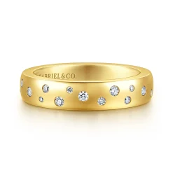 Clearance Gabriel & Co. Vionne - 14K Yellow Gold Flush Set Cluster Diamond Cigar Band - 0.24 ct