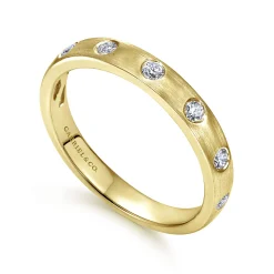 Outlet Gabriel & Co. Vitoria - 14k Yellow Gold Flush Set Round 7 Stone Diamond Anniversary Band - 0.17 ct