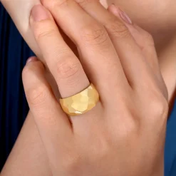 Outlet Gabriel & Co. Wide 14K Yellow Gold Hammered Ring